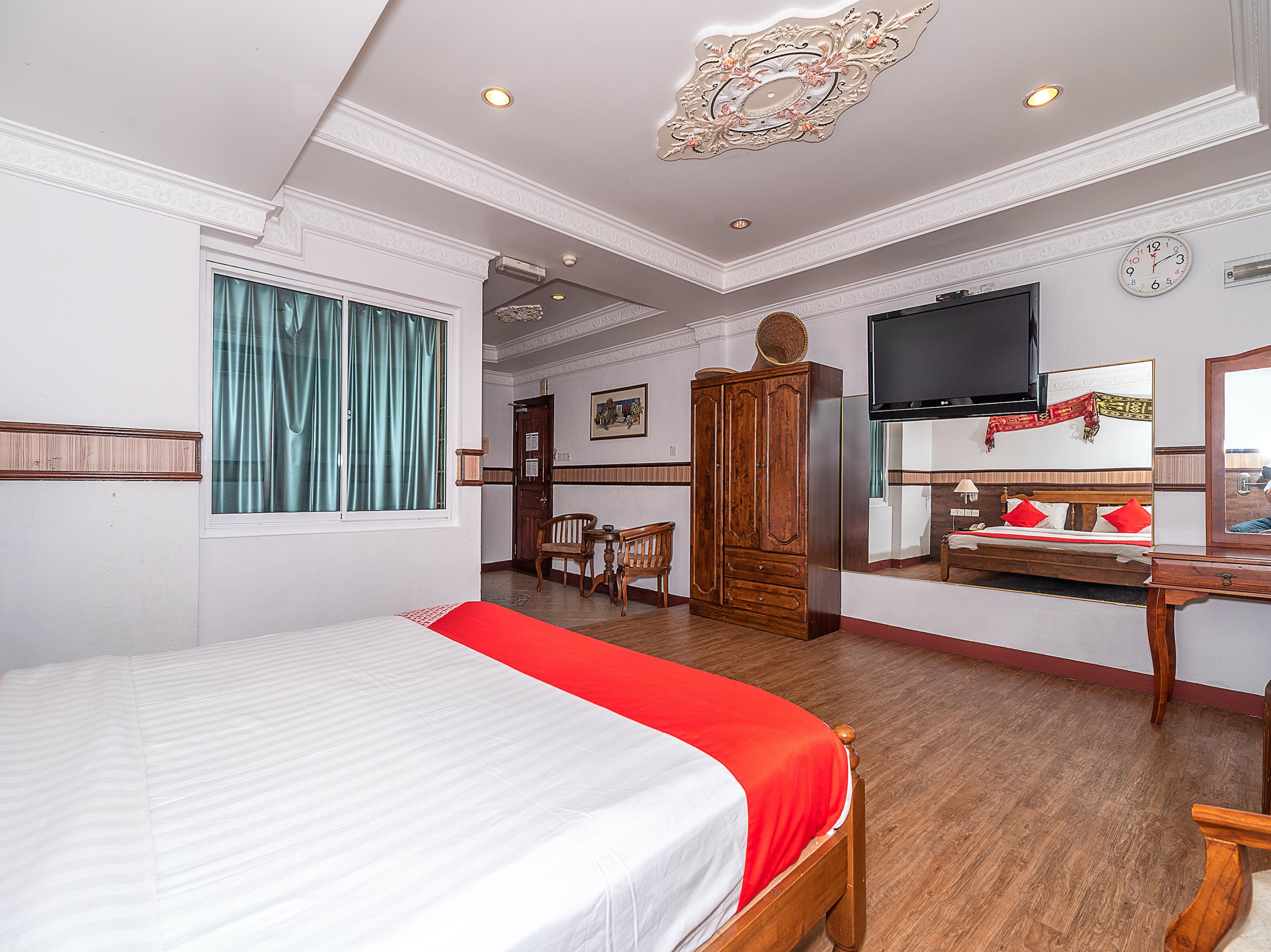 Oyo 89864 Hotel Holiday Park Kota Kinabalu Bagian luar foto