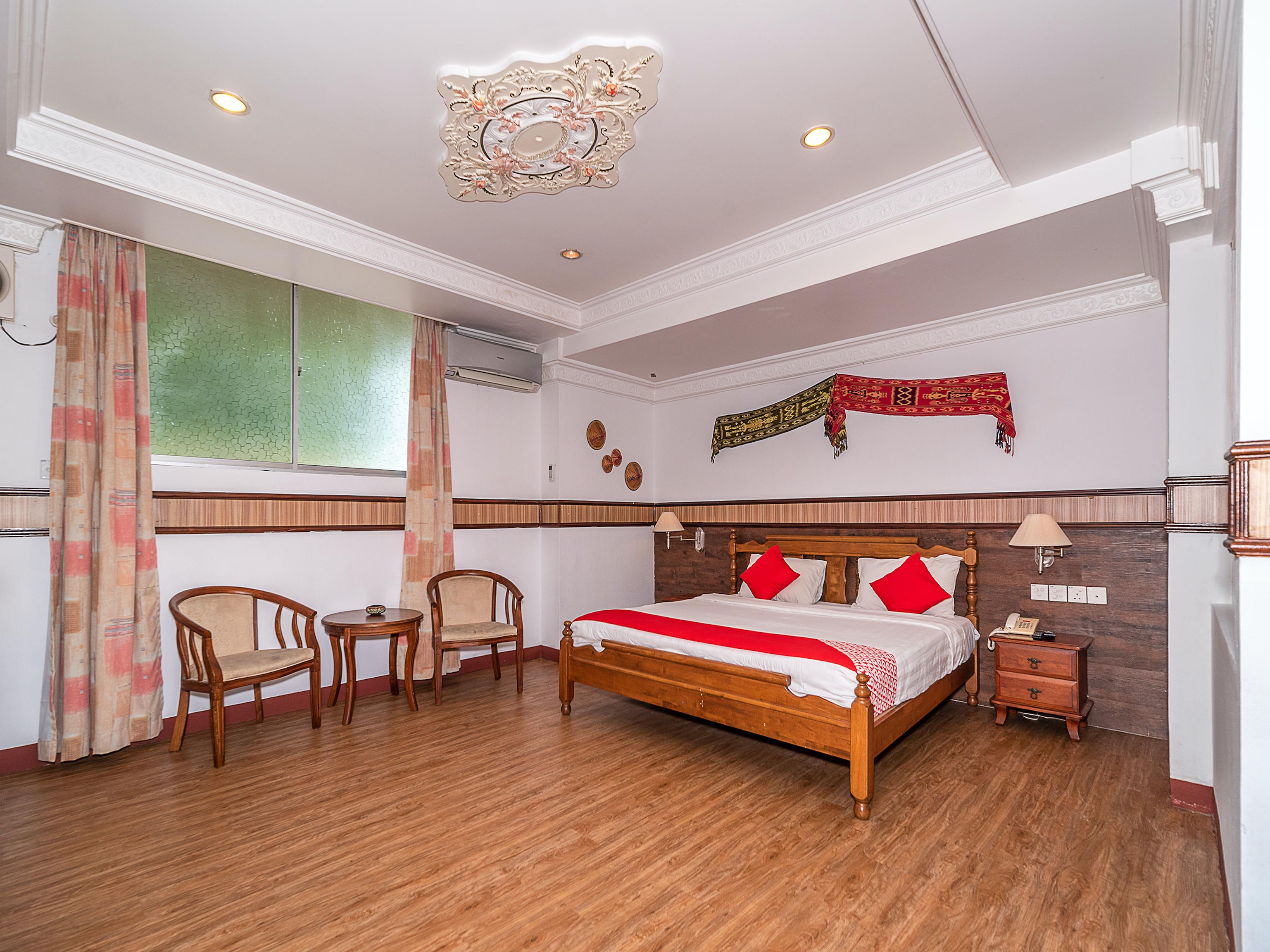 Oyo 89864 Hotel Holiday Park Kota Kinabalu Bagian luar foto